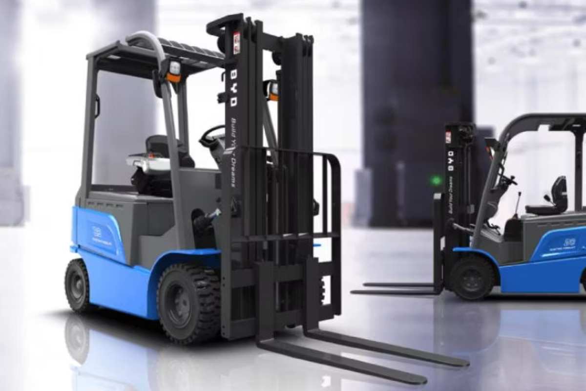 Why Electric Forklifts Are the Future of Material Handling in India?